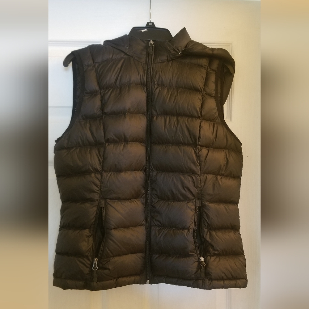 Charter Club Women's Black Vest Size L